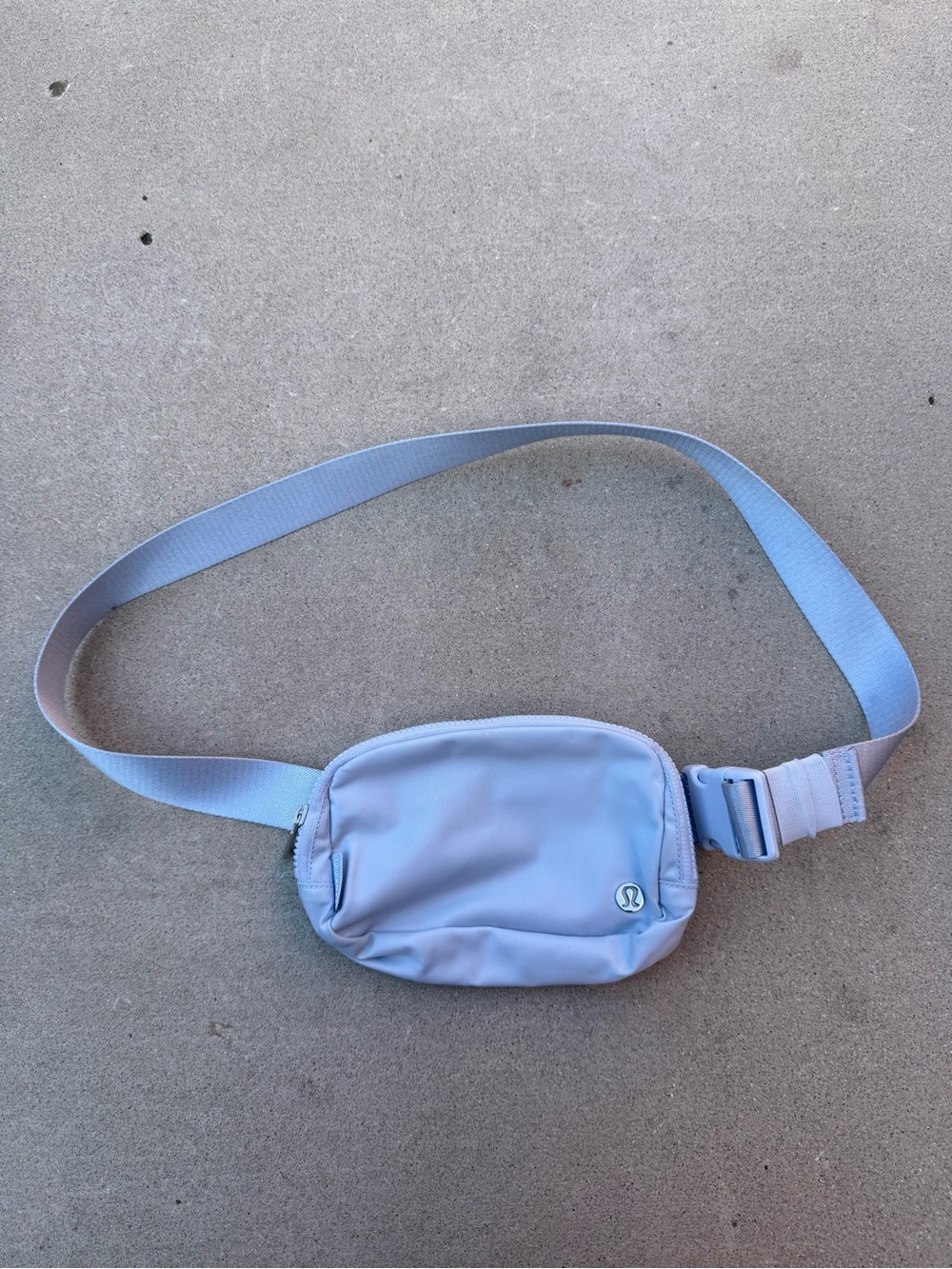 Lululemon Light Blue Adjustable Waist Front Pack Multi-Pocket Athleisure